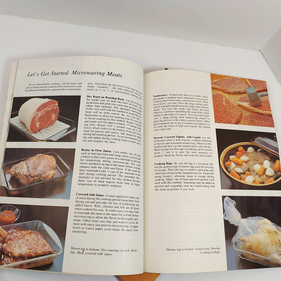 Vintage Microwave Cookbooks Lot of 2 Magic of Cook Book and Emerson Cooking 80s - Picture 7 of 12